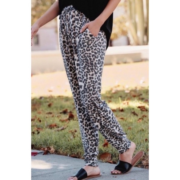 SOLD OUT - Picture 6 of 8